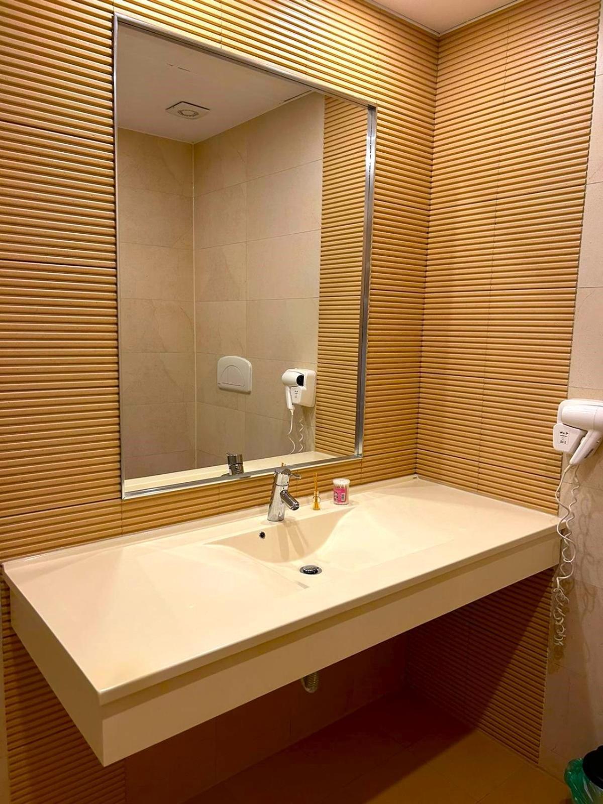 Yamaluxe Apartments - Silent & Warm With Many Facilities Bucharest Exterior photo